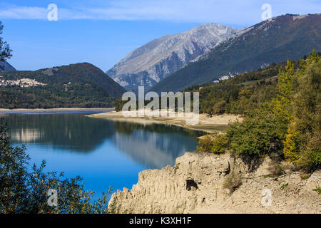 Barrea See im Nationalpark der Abruzzen in Italien Stockfoto