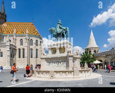 Die Statue von König Stephan I. von Ungarn montiert auf dem Pferd von mattias Kirche in die Fischerbastei, das Burgviertel, Buda, Budapest, die Hauptstadt Ungarns Stockfoto