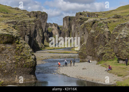 Fjaðrárgljúfur Canyon im Süden Islands. Stockfoto