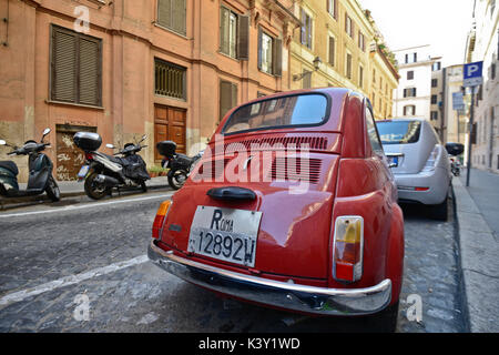 Rot Fiat 500, Rom Stockfoto