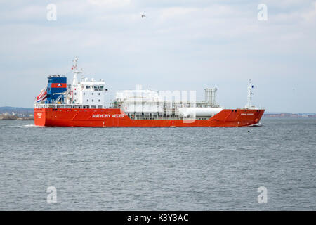 LPG-Tanker Coral Sticho, IMO-Nummer 9685504 Abfahrt vom Fluss Tees England Großbritannien für Ziel Stenungsund Schweden Stockfoto