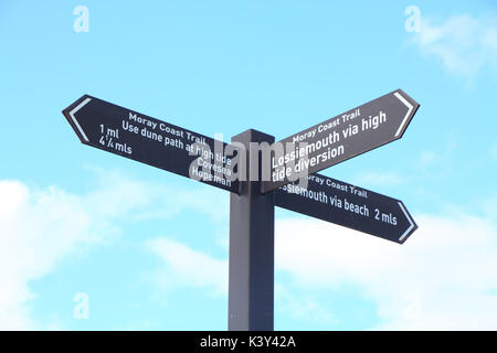 Schild an der Küste von Moray Trail in der Nähe von Lossiemouth, Schottland Stockfoto