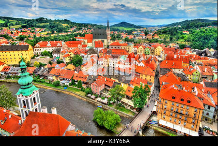 Blick auf die Stadt Cesky Krumlov, die zum UNESCO Weltkulturerbe in der Tschechischen Republik Stockfoto