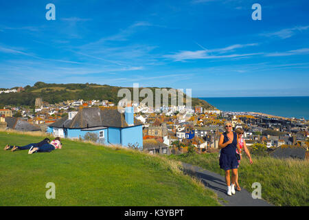 Der Blick über die Altstadt von Hastings aus West Hill, East Sussex, England, UK, GB Stockfoto