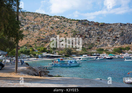 Blick auf das Dorf Agios Nikolaos auf dem nördlichen Teil der Insel Zakynthos in Griechenland Stockfoto