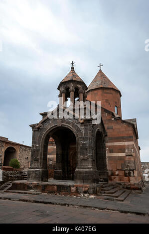 Khor Virap (das tiefe Verlies) ist eine armenische Kloster, in der Nähe der Grenze zur Türkei. Das Kloster ist bekannt für seine Lage am Fuße des t bekannt Stockfoto