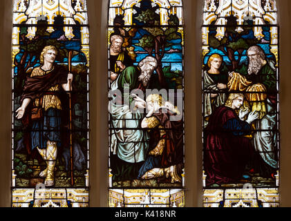Glasmalereien in St. Peter und Paul Kirche, Kingsbury, Warwickshire, England, Großbritannien Stockfoto