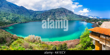 Panoramablick von Kournas See, Insel Kreta, Griechenland. Stockfoto