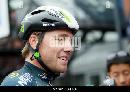 Team von Dimension Data Edvald Boasson Hagen nach dem Gewinn der zweiten Stufe der OVO Energy Tour von Großbritannien aus Wasser und Kielder Forest bis zu Blyth. PRESS ASSOCIATION Foto. Bild Datum: Montag, 4. September 2017. Siehe PA Geschichte Radtour. Foto: Richard Verkäufer/PA-Kabel Stockfoto