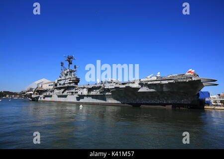 Flugzeugträger Intrepid Sea Air Space Museum & Stockfoto