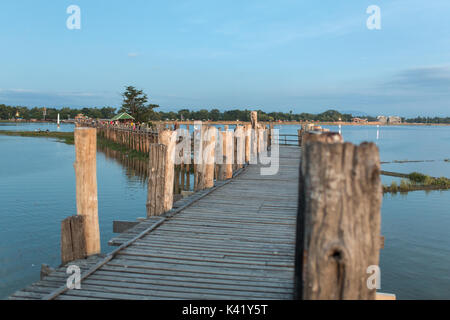 U-Bein Brücke in Amarapura in der Nähe von Mandalay, Myanmar Stockfoto