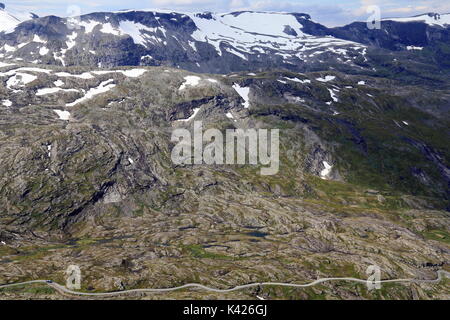 Curvy Road an der Passstraße Trollstigen in Molde, Mehr og Romsdal, Norwegen, Skandinavien, Europa Stockfoto