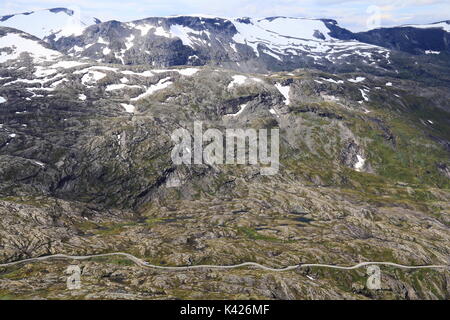 Curvy Road an der Passstraße Trollstigen in Molde, Mehr og Romsdal, Norwegen, Skandinavien, Europa Stockfoto