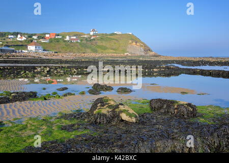 Blick auf das Cap Gris Nez vom Strand bei Ebbe in Cote d'Opale, Pas-de-Calais, Ile de France, Frankreich Stockfoto