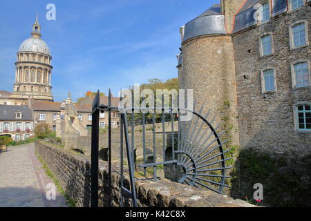 Das Schloss und der Basilika Notre Dame im Hintergrund, Boulogne-sur-Mer, Cote d'Opale, Pas-de-Calais, Ile-de-France Stockfoto