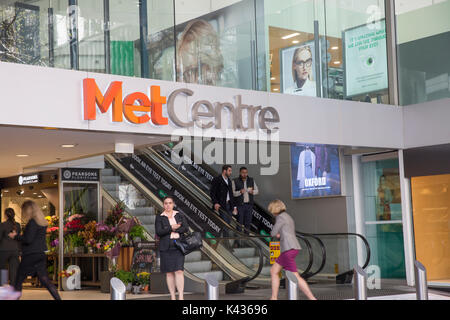 Metcenter shopping center store Mall in Sydney City Center enthält Food Court und der Boutique Stores, Sydney, Australien Stockfoto