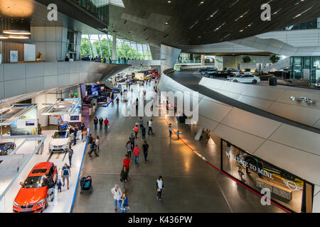 BMW Welt multi-verwenden Sie Messe, München, Bayern, Deutschland Stockfoto