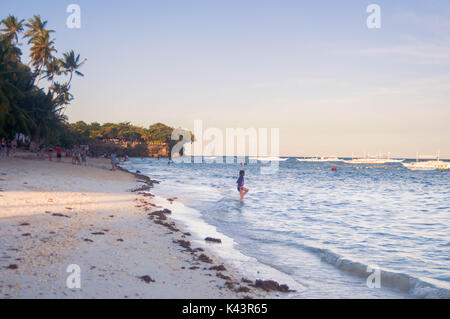 Dieser Ort ist auf der Insel Bohol, Philippinen gefunden. Panglao, einer Stadt in Bohol haben reichlich Strände, die entweder die Einheimischen und die Touristen genießen. Stockfoto