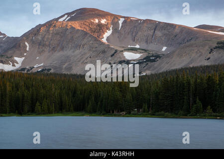 Brainard See mit Mount Audubon im Hintergrund. Bezirk, Colorado. Stockfoto