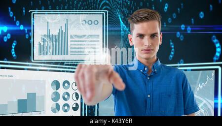 Digital composite des Menschen berühren und die Interaktion mit der Technologie Schnittstelle Panels Stockfoto