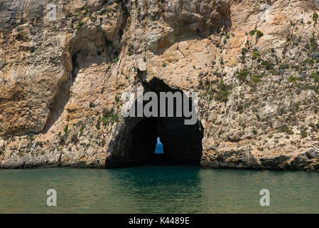 Inland Sea in Dwejra Bay, in der Nähe der eingestürzten Azure Window. Gozo, Malta Stockfoto