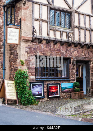 Kunst Galerie in einem mittelalterlichen Fachwerkhaus in Casole d'Elsa in der Nähe von Minehead, Somerset. Stockfoto