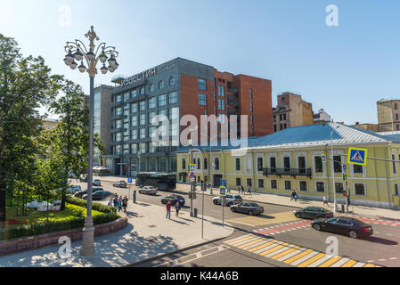 Moskau, Russland - August 31.2017. Anzeigen von bolschoj Putinkovsky Lane und den Bau der Iswestija der UDSSR Stockfoto