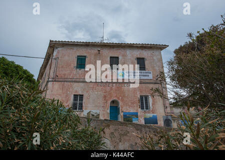 Insel Pianosa, Toskanischer Archipel Nationalpark, Toskana, Italien. alte Häuser Stockfoto