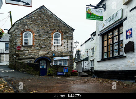 Polperro, Cornwall. September 3rd, Nach dem Regen und Überschwemmungen Polperro mit Schlamm und Schmutz auf den Straßen gelassen wird. Redaktion, 03.09.2017, Kredit: James Pearce/Alamy leben Nachrichten Stockfoto