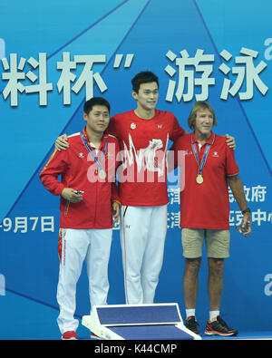 Tianjin. 4. Sep 2017. Sun Yang (C) der Zhejiang reagiert während der Preisverleihung nach den Herren 800 m Freistil schwimmen Endrunde am 13 chinesischen Nationalen Spiele in North China Tianjin Gemeinde, Sept. 4, 2017. Sun Yang behauptete den Titel mit 7 Minuten und 46,80 Sekunden. Credit: Ding Ting/Xinhua/Alamy leben Nachrichten Stockfoto