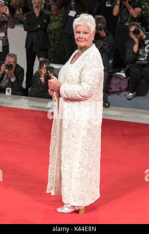 Venedig, Italien. 03 Sep, 2017. Judi Dench die Teilnahme an der "Victoria & Abdul 'Premiere auf dem 74. Internationalen Filmfestival von Venedig im Palazzo del Cinema am September 03, 2017 in Venedig, Italien Quelle: geisler - fotopress/alamy leben Nachrichten Stockfoto