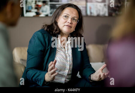 Berlin, Deutschland. 04 Sep, 2017. Andrea Nahles, der deutschen Ministerin für Arbeit und soziale Angelegenheiten, wurde dargestellt in einem dpa-Gespräch in Berlin, Deutschland, 04. September 2017. Foto: Michael Kappeler/dpa/Alamy leben Nachrichten Stockfoto