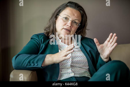 Berlin, Deutschland. 04 Sep, 2017. Andrea Nahles, der deutschen Ministerin für Arbeit und soziale Angelegenheiten, wurde dargestellt in einem dpa-Gespräch in Berlin, Deutschland, 04. September 2017. Foto: Michael Kappeler/dpa/Alamy leben Nachrichten Stockfoto