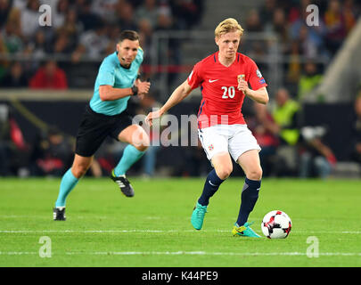 Stuttgart, Deutschland. 04 Sep, 2017. Norwegens Matten Möller Daehli während der Fußball WM Qualifikation Gruppe Gruppenspiel zwischen Deutschland und Norwegen in der Mercedes-Benz Arena in Stuttgart, Deutschland, 04. September 2017. Foto: Sebastian Gollnow/dpa/Alamy leben Nachrichten Stockfoto