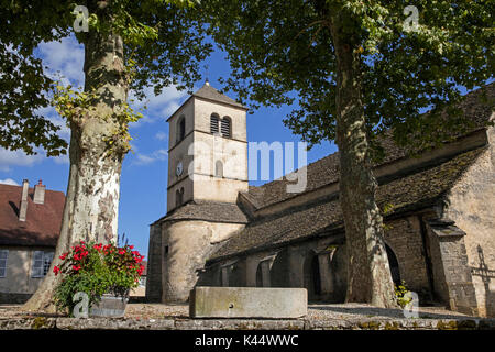 Église Kirche Saint-Pierre im Château-Chalon, Gemeinde im französischen Département Jura in der Region Franche-Comté, Lons-le-Saunier, Frankreich Stockfoto