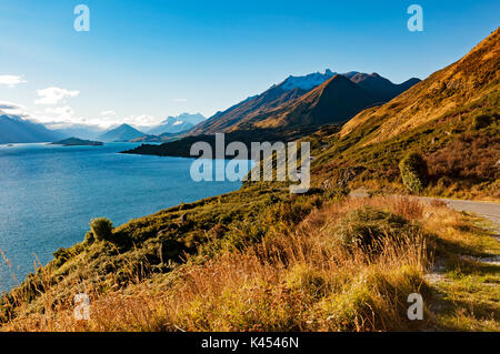 Sunbeam an Bennetts Bluff Lookout an der Genorchy-Queenstown Straße bietet einen Blick von Glenorchy von Süden nach Norden. Stockfoto