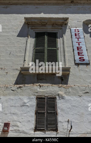 Geschlossenen Fensterläden, Valletta, Malta Stockfoto