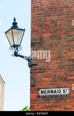 Zeichen für Mermaid Street in Rye, East Sussex Stockfoto