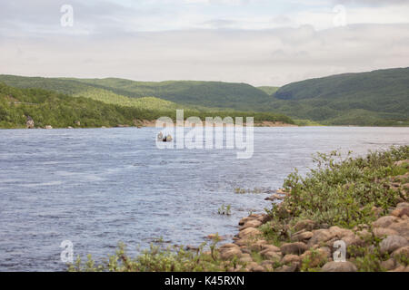 Lachsangeln im Tana River, Utsjoki, Lappland Stockfoto