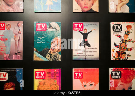 USA, New York, Western New York, Jamestown, Lucy-Desi Museum, Comedy star Lucille Ball gewidmet der 1950s-era-TV-Show, ich Liebe Lucy, TV Guide umfasst Stockfoto