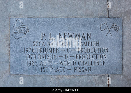 USA, New York, Finger Lakes Region, Watkins Glen, Sports Car Racing Walk of Fame, Denkmal für Racer und Schauspieler Paul Newman Stockfoto