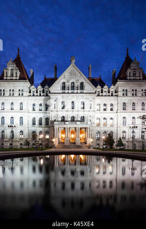 USA, New York, Hudson Valley, Albany, New York State Capitol Building, Dawn Stockfoto