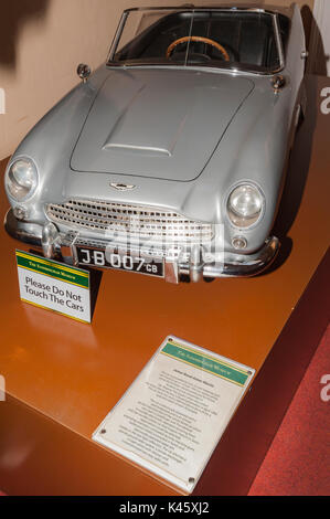 James Bond Aston Martin für Prinz Andrew im Museum in Sandringham Estate in Norfolk, England, Großbritannien, Großbritannien Stockfoto