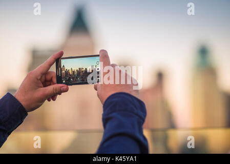 USA, New York, New York City, Midtown Manhattan, Handy skyline Stockfoto