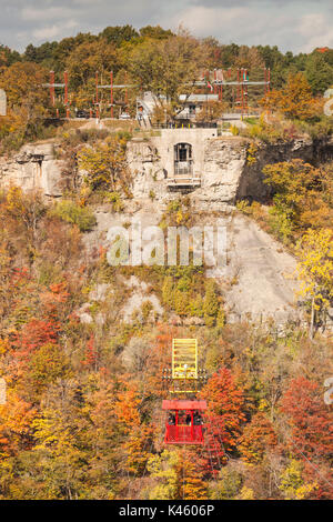 Kanada, Ontario, Niagara Falls, Whirlpool Aero Car, touristische Gondel über den Niagara River Whirlpools, Herbst Stockfoto