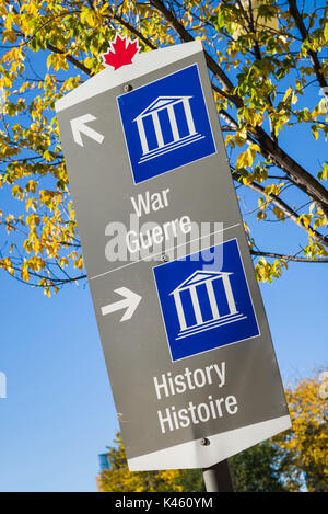 Kanada, Ontario, Ottawa, der Hauptstadt Kanadas, Zeichen für Canadian War Museum und der kanadischen Geschichte Museum Stockfoto