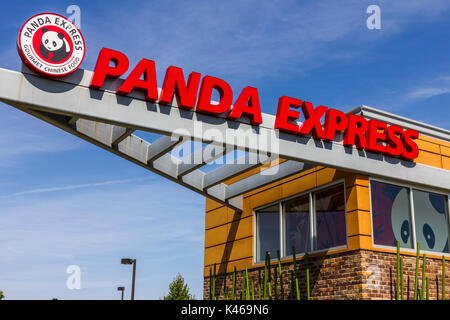 Indianapolis - ca. September 2017: Panda Express Fast zwanglosen amerikanischen chinesisches Restaurant. Panda Express verfügt über mehr als 1.700 Standorte I Stockfoto