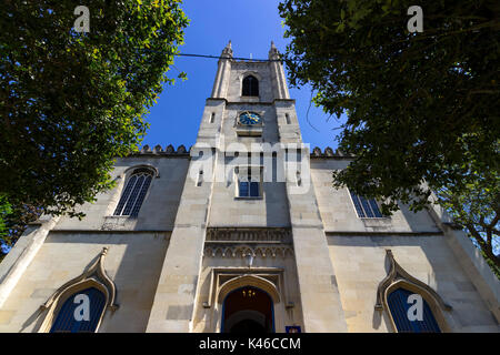 Windsor, Großbritannien - 26 Mai 2017: Blick auf den Eingang des Hl. Johannes des Täufers, Windsor Pfarrkirche. Stockfoto