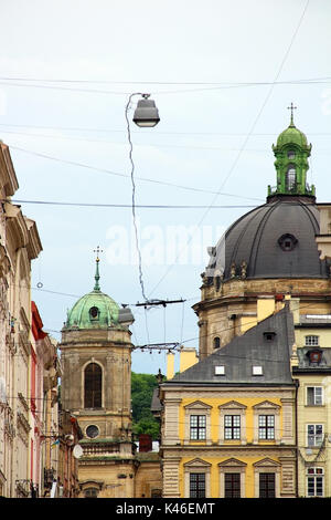 Lemberg Altstadt und dominikanische Kirche, Ukraine Stockfoto