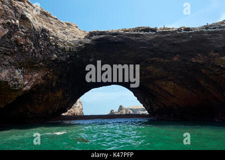 Meer Höhle, Ballestas Inseln, Pisco Provinz, ICA-Region, Peru, Südamerika Stockfoto